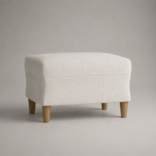 Poggiapiedi imbottito rettangolare crema in tessuto bouclé con gambe in legno, 65 x 45 x 42 cm